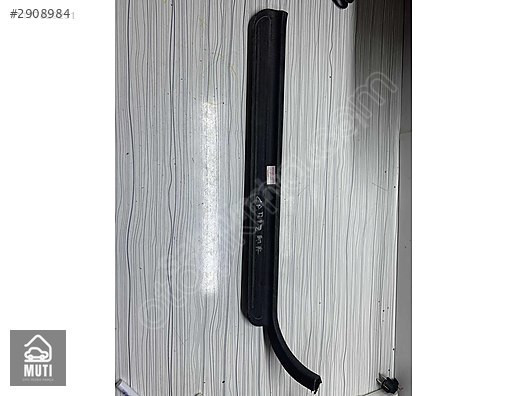 Mitsubishi carisma kapı eşiği MB947232