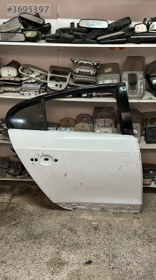 2012 -2015 Fluence Beyaz Sağ Arka Kapı Orj Çıkma