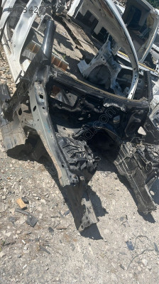 MERCEDES W205 SAĞ ÇEYREK ŞASE OTO FEDAİ