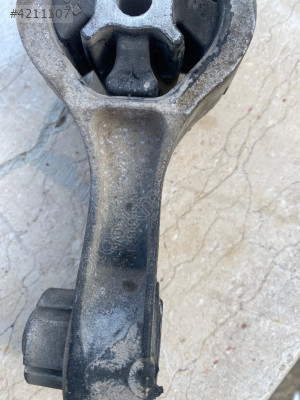 RENAULT TRAFİK 3 1.6 MOTOR KULAĞI