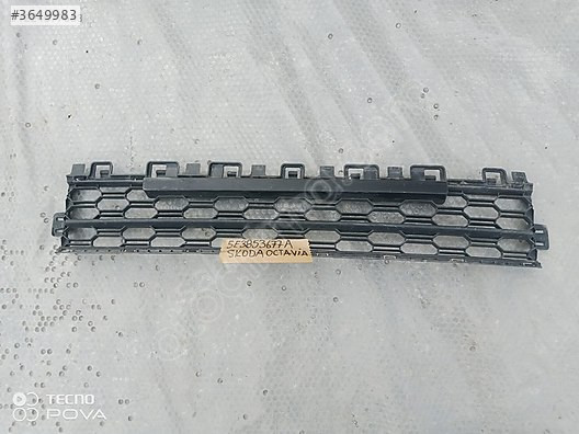 SKODA OCTAVİA TAMPON ORTA IZGARA 2020-2023 OEM 5E3853677A ÇIKMA
