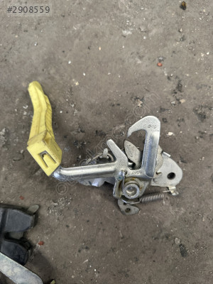 207 kaput kilidi