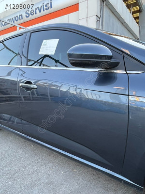 RENAULT MEGANE 4 SAĞ ÖN KAPI ORJİNAL SÖKME (HATASIZ) 801008869R