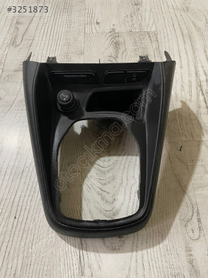 FORD COURİER  FİTES CERCEVESİ ÇIKMA ORJİNAL ET76-R045H20