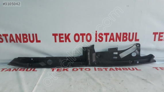 BMW G30 BAKALİT ÇAMURLUK ÜST BAKALİTİ 51767249606