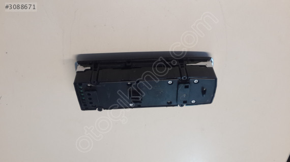 MercedesE C GLK  204 212 KONTROL DÜĞMESİ CAM A2049055402
