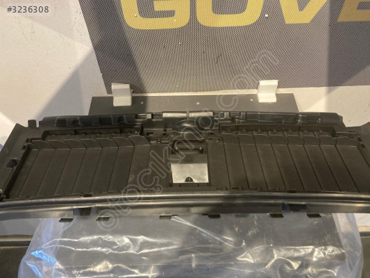 MERECEDES E W213 W293 ÖN HAVALANDIRMA PERDESİ ÜST 2135002300 SO