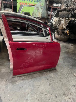 Honda Jazz sağ ön kapı kırmızı