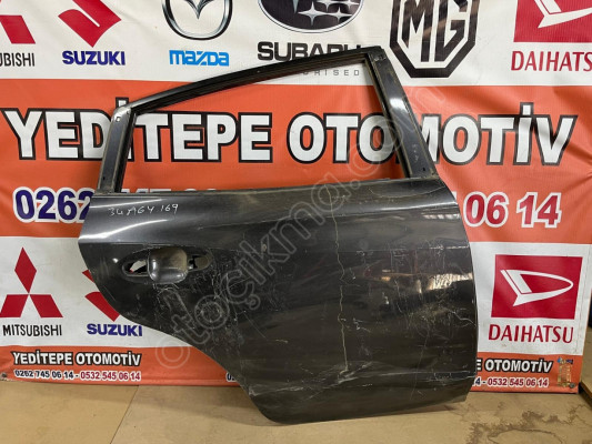 subaru xv sağ arka kapı