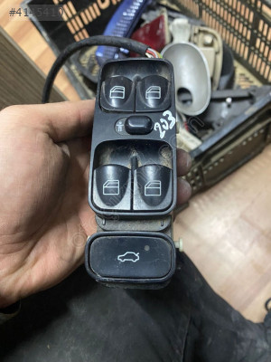 203 C SERİSİ CAM DÜĞMESİ MERCEDES ORJİNAL ÇIKMA PARÇA