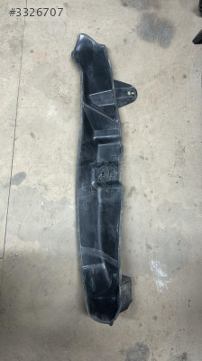 AUDİ A3 SAĞ ÇAMURLUK İZALASYONU 8p0821112