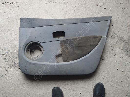 RENAULT CLİO 3 SAĞ ÖN KAPI DÖŞEMESİ 8400293530