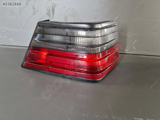 W124 124 KASA 200E SAĞ STOP LAMBASI FÜME SIFIR 1993 1994 1995