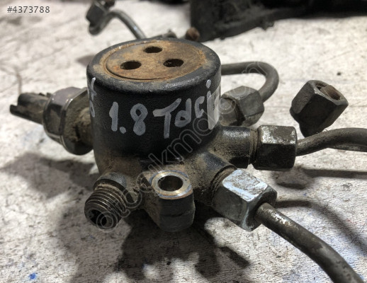 Ford Connect Focus Mondeo 1.8 TDCI Yakıt Dağıtıcısı 4M5Q9D280DB