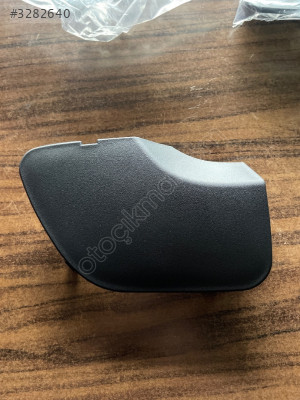 DACİA DUSTER ARKA TAMPON ÇEKİR DEMİR KAPAĞI