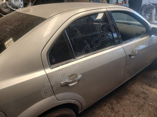 FORD MONDEO SAĞ ARKA KAPI ÇIKMA