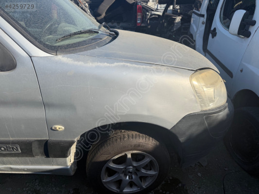 CITROEN BERLİNGO SAĞ ÖN ÇAMURLUK