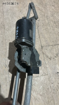 Volkswagen bora ön cam silecek motoru