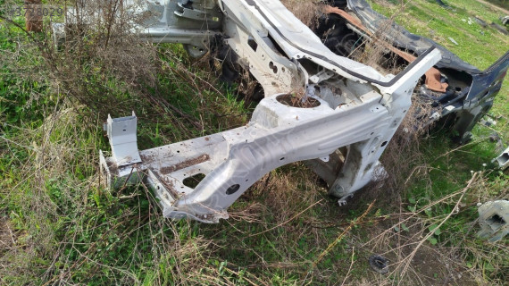 Citroen C5 2008-2013 sol ön podya şase