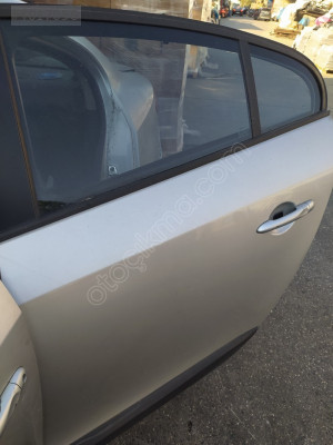 Renault Fluence sol arka kapı
