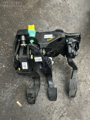 EGEA PEDAL TAKIMI ORJİNALL ÇIKMA PARÇAA