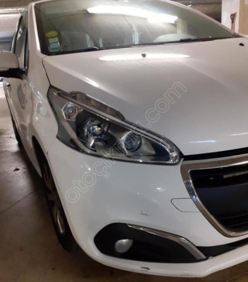 Peugeot 208 vida 9802186380