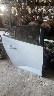 RENAULT MEGANE4 SAĞ ARKA KAPI HATASIZ OTO FEDAİ