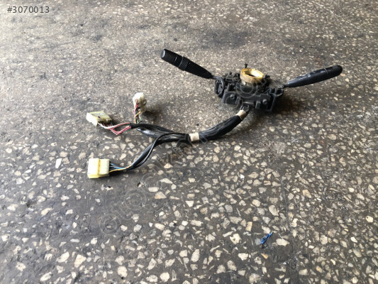 SUBARU IMPREZA FAR SİLECEK KOLU