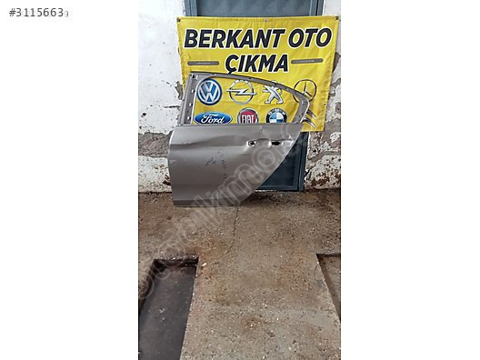 Fiat egea sol arka kapı 7.500 TL