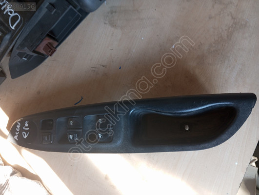 HYUNDAİ ACCENT ERA SOL ÖN CAM DÜĞMESİ