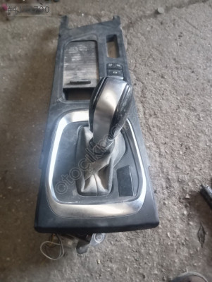 Renault Megane 4.Orta konsol çerçevesi 969121990R