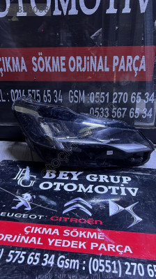 PEUGEOT 3008-5008  LEDLİ SAĞ FAR ÇIKMA ORJİNAL 9836230180