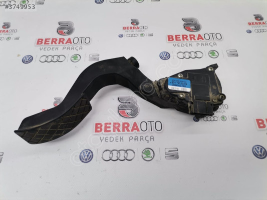 8D1723523M PASSAT A4 A6 GAZ PEDALI