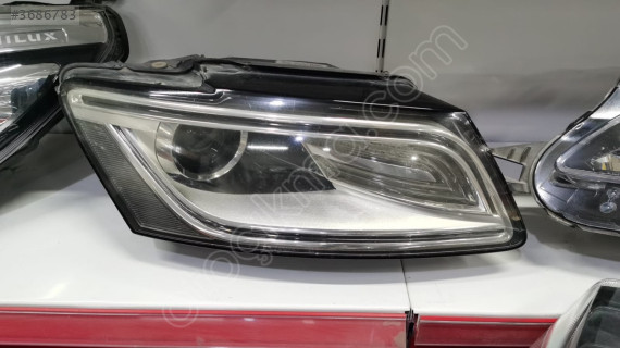 Audi Q5 Modeli İçin Çıkma Sağ Far Parçası