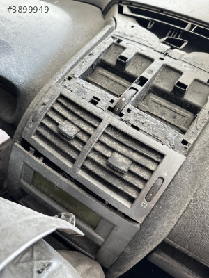 Peugeot 407 kalorifer orta üfleyici ızgarası