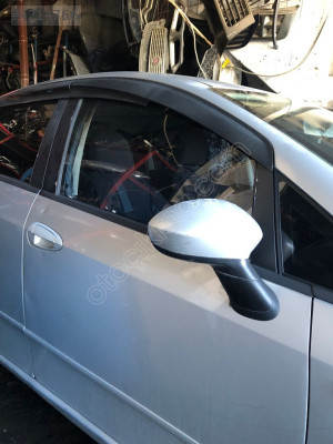 FİAT LİNEA 1,3 EURO 5 SAĞ ÖN KAPI