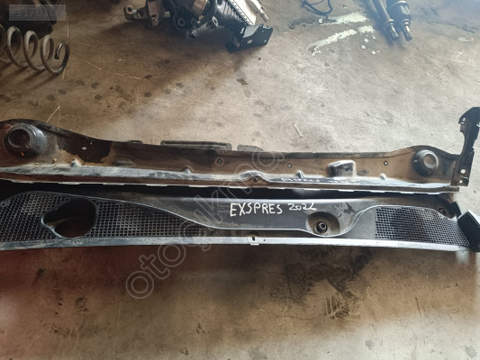express ön cam ızgarası ver sacı 668119050R/689128912R