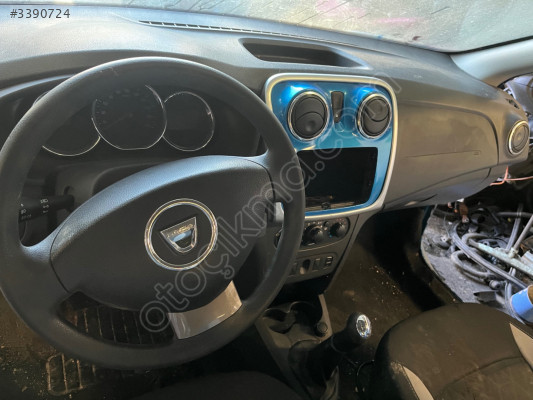 Dacia sandero dolu torpido çıkma orijinal