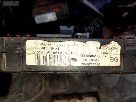 Peugeot 206 Sigorta kutusu s118085110