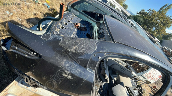 RENAULT LATITUDE SAĞ ARKA ÇAMURLUK ÇEVİK OTO ÇIKMA