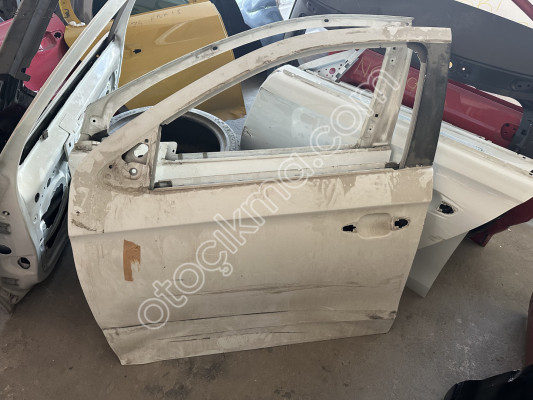 PEUGEOT 301 Modeli İçin Sol Ön Kapı Çıkma Parçası