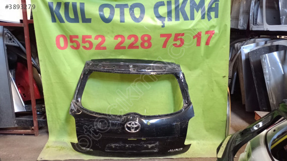 toyota auris bagaj kapağı