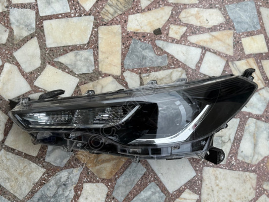 TOYOTA COROLLA CROSS ÇIKMA ORJİNAL SOL ÖN FAR GY