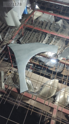 PEUGEOT 207 SAĞ ÖN ÇAMURLUK