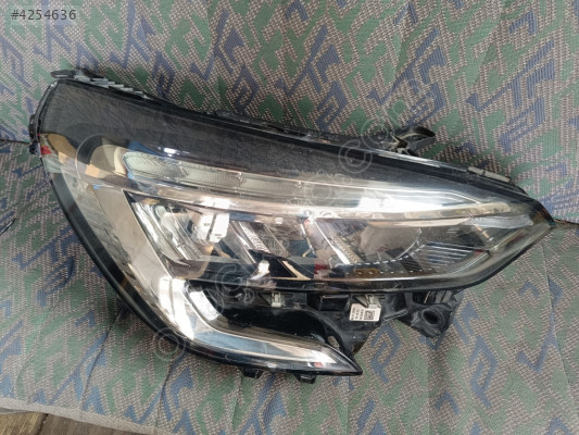 Renault Clio 5 sağ ön far lambası