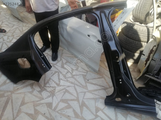 FİAT EGEA SEDAN ÇIKMA SAĞ ARKA ÇAMURLUK VE OMUZ SACI