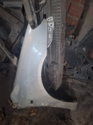 Toyota Corolla 2003-2006 orijinal sağ ön çamur