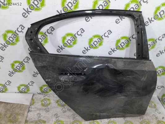 BMW 1 SERİSİ 2019 2023 G60 SAĞ ARKA KAPI 41525A32EA8