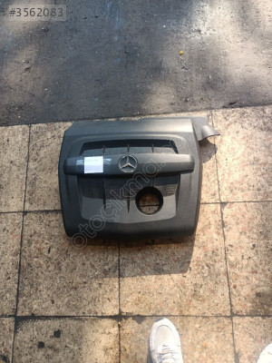 Mercedes CLA motor üst kapağı