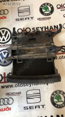 5G0882600A Volkswagen Golf 7 ön sağ koltuk alt çekmecesi